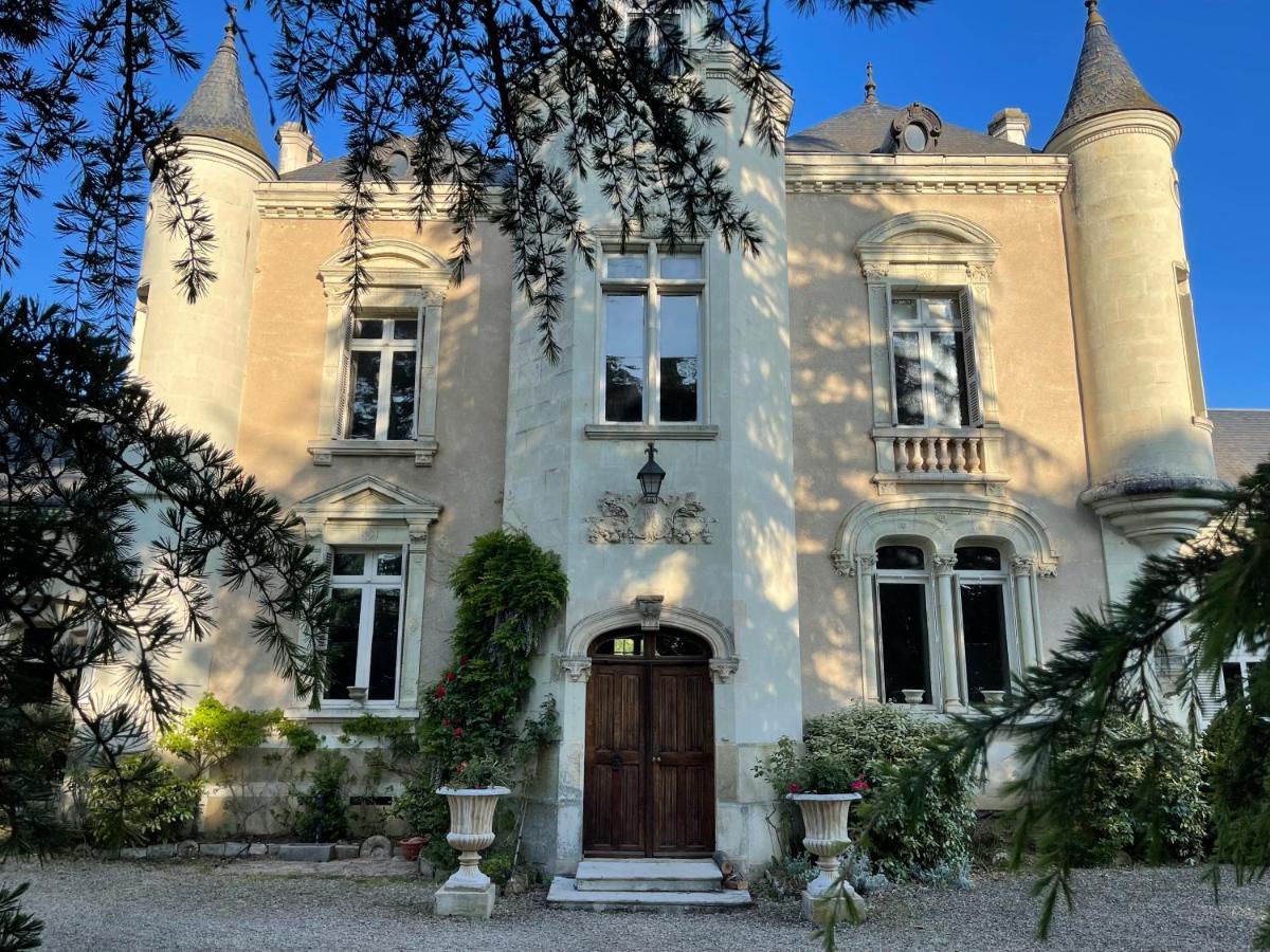 Le Chateau De Leugny Oiron Exteriör bild