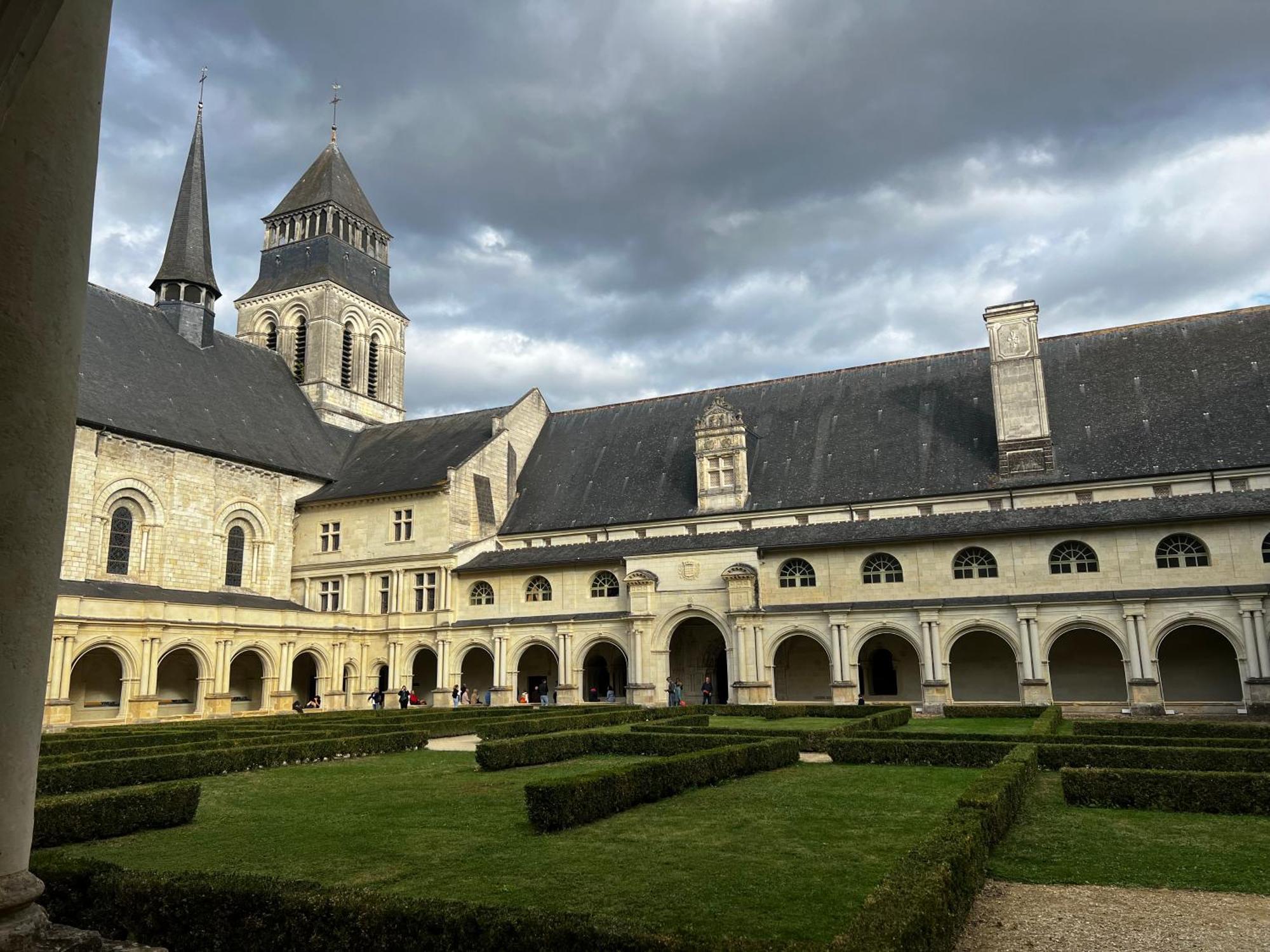 Le Chateau De Leugny Oiron Exteriör bild